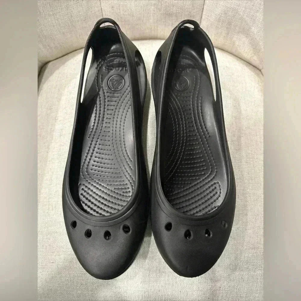Crocs Mary Jane Ballet Flats Women’s 7 Black Kadee Preforated Comfort Casual EUC